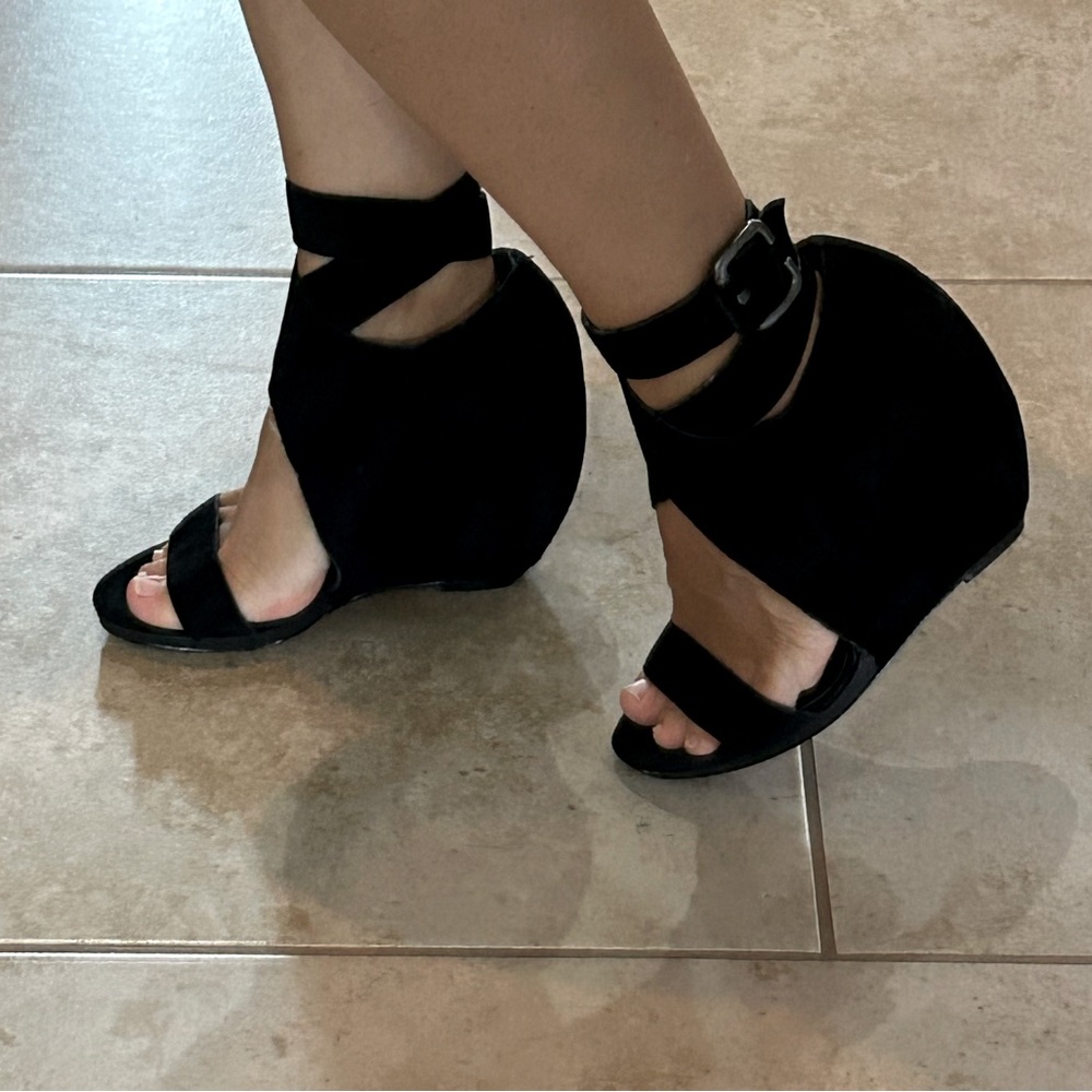Joe’s Jeans leather sandals